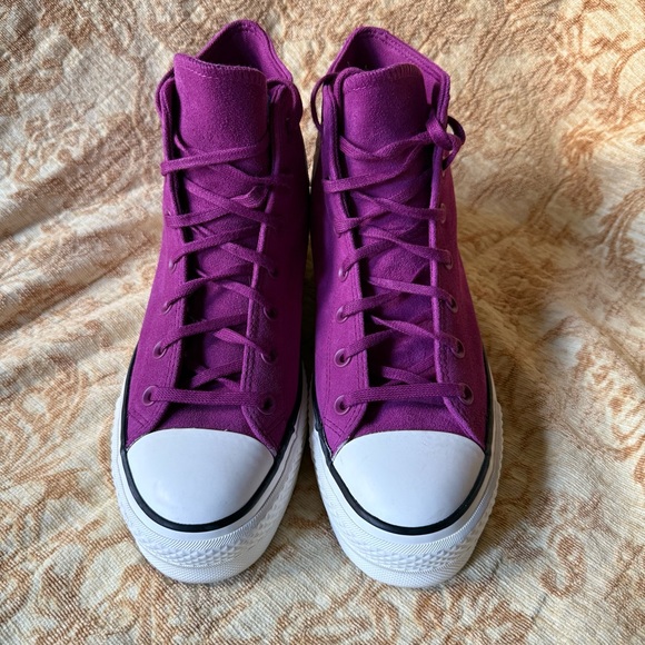 Converse | Women's Chuck Taylor All Star Hi Lift Platform Sneakers (10M) - Picture 4 of 8